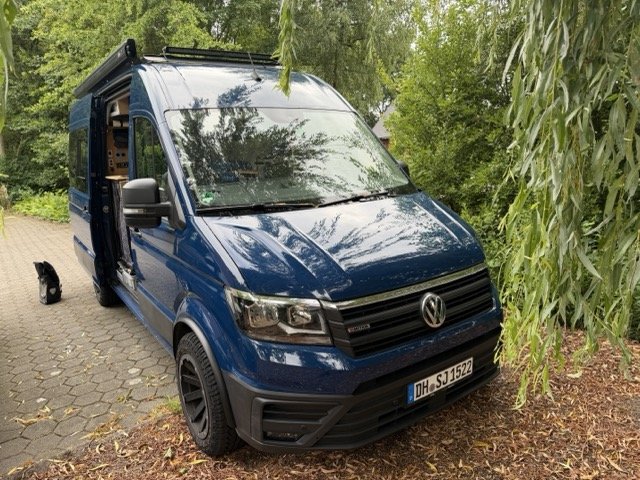 Der Crafter von vorn: Allrad, 18-Zoll-Räder, Dachträger