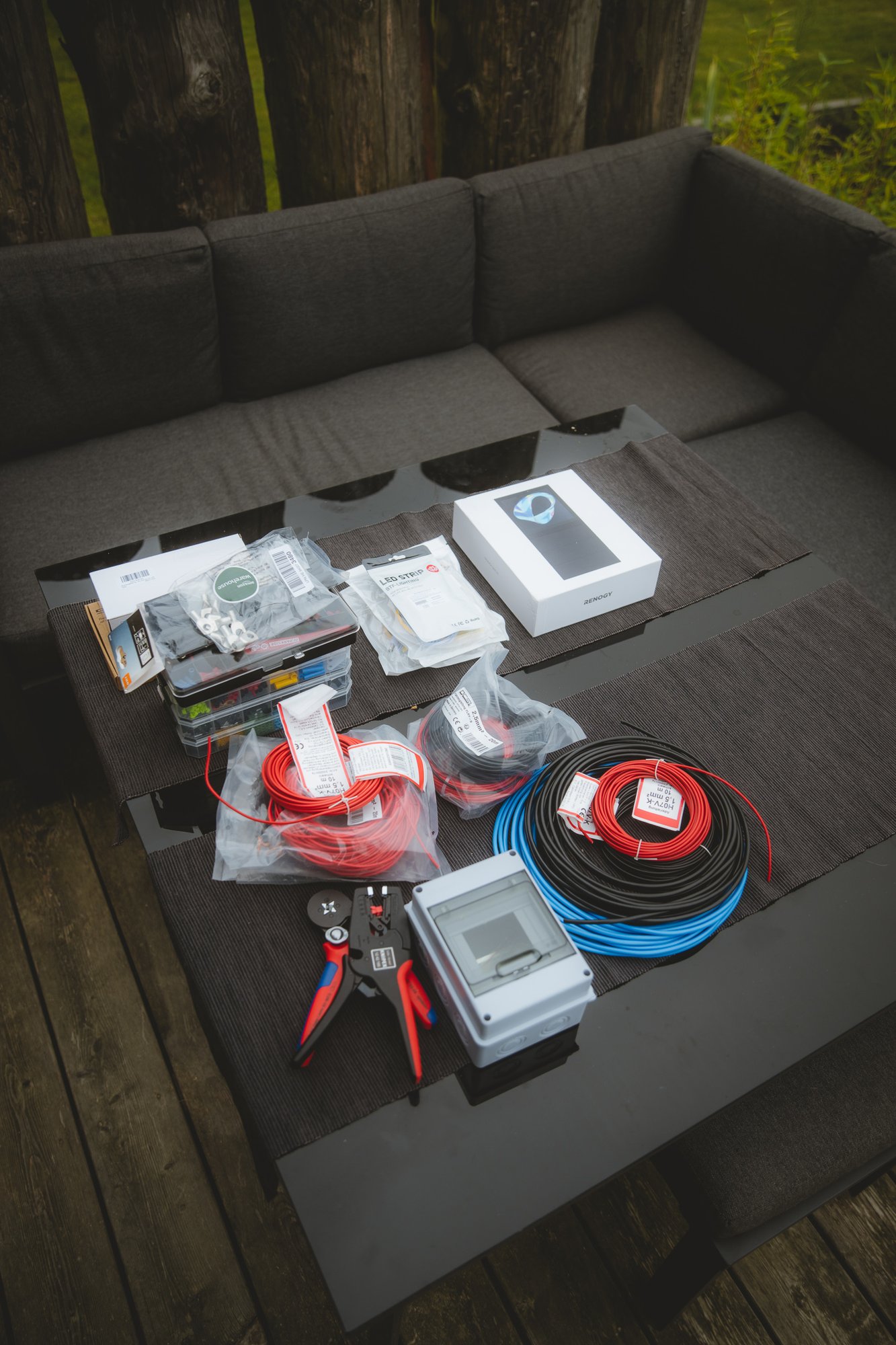 Materialschlacht Elektrik: Batterie, Kabel, Sicherungen