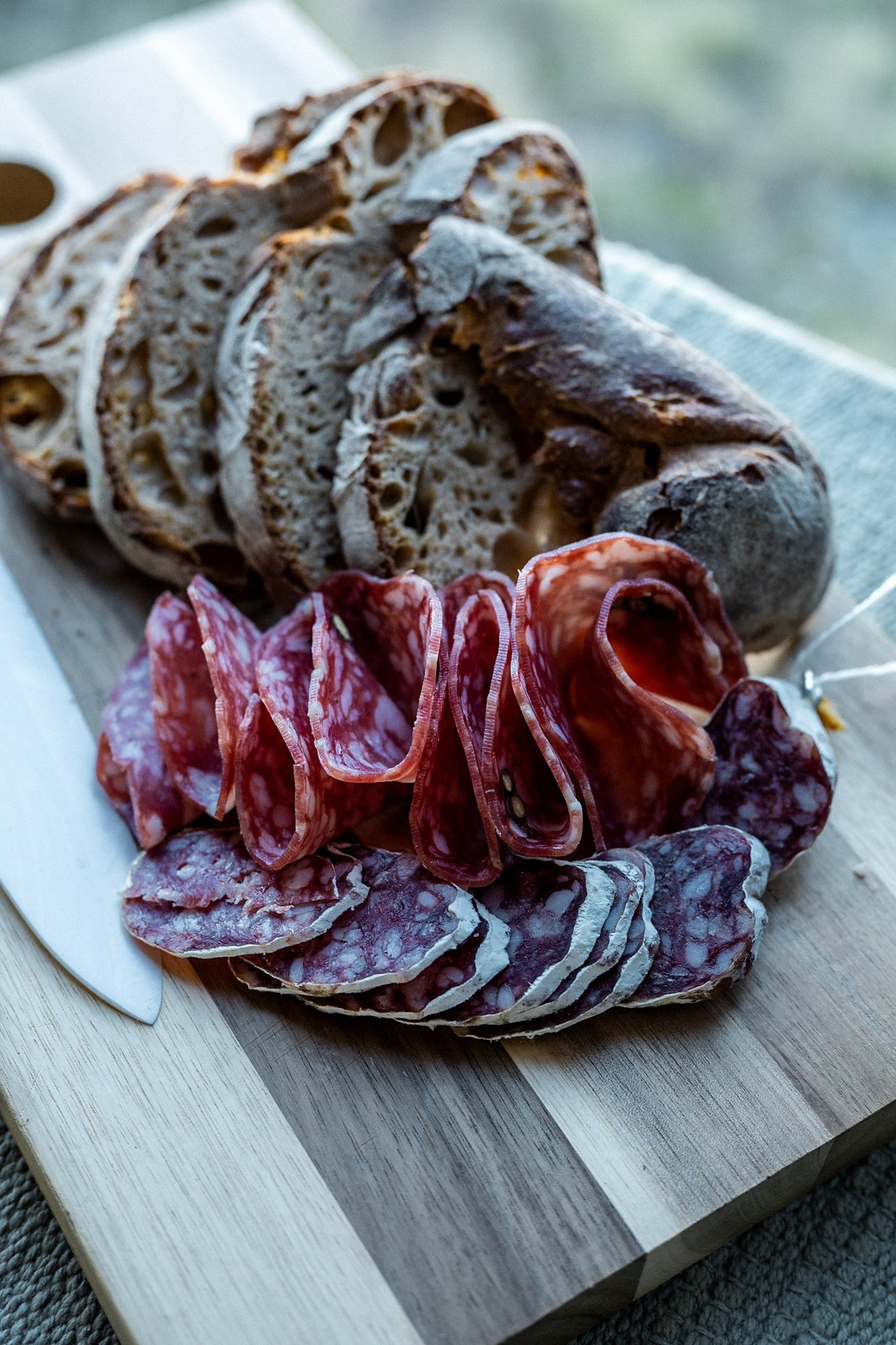 Brotzeit im Van — Homeoffice kann auch so aussehen