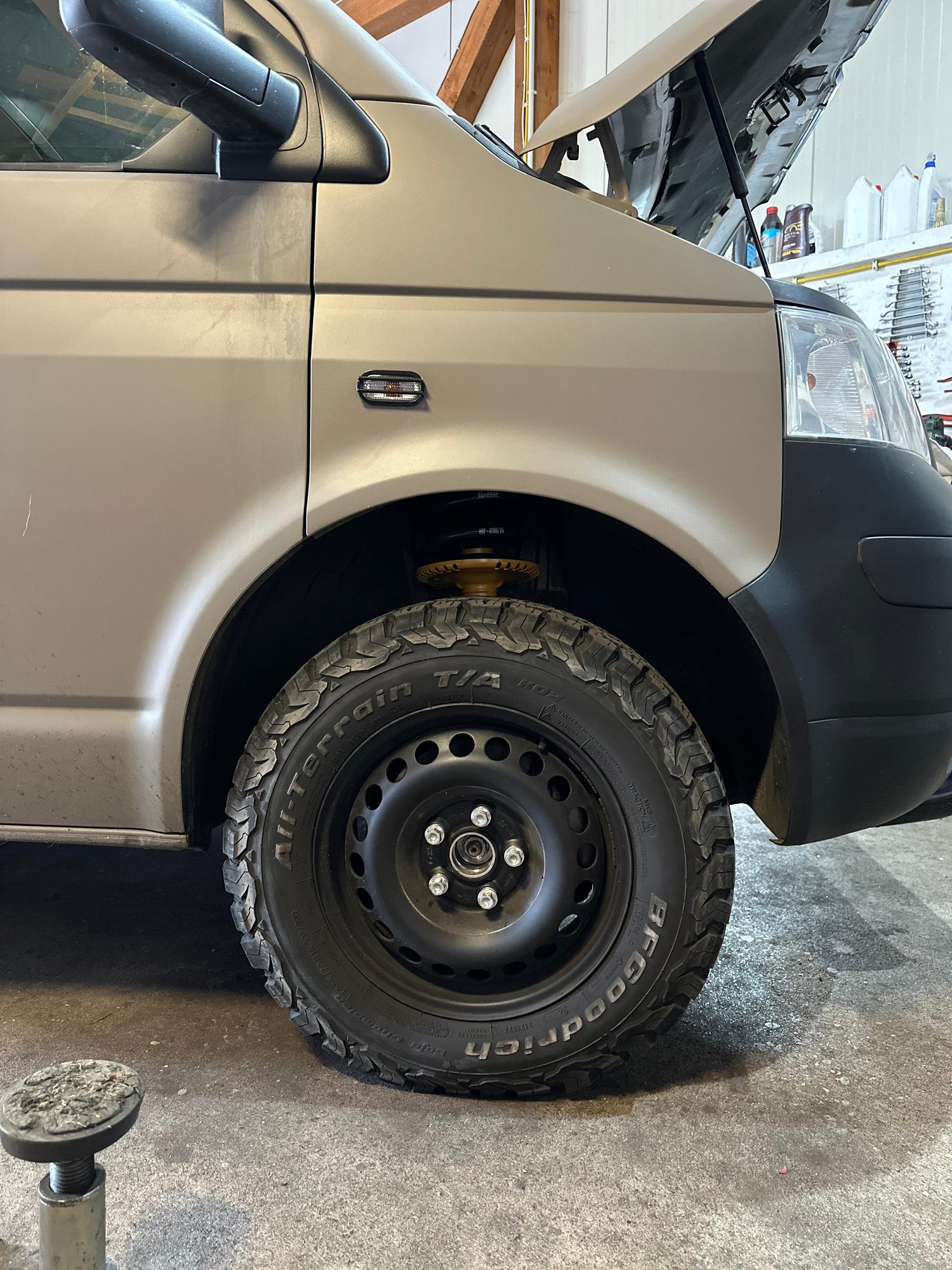 BFGoodrich KO2 (225/70 R16) auf originalen 16"-Stahlfelgen — All-Terrain statt Show